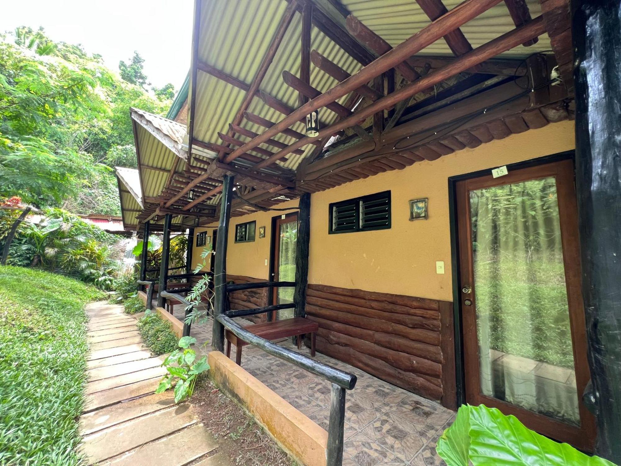 Novie'S Tourist Inn El Nido Exteriör bild