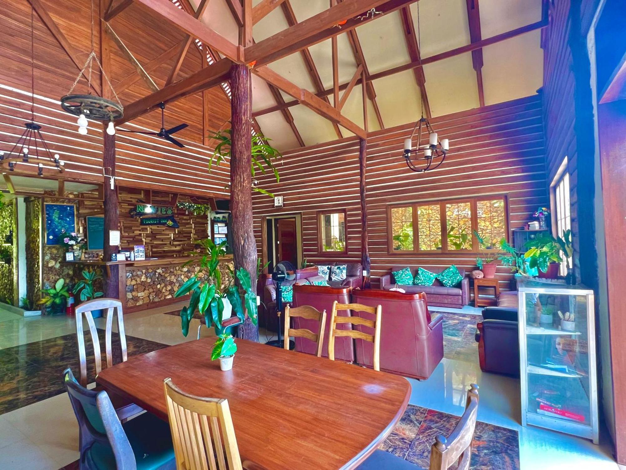 Novie'S Tourist Inn El Nido Exteriör bild
