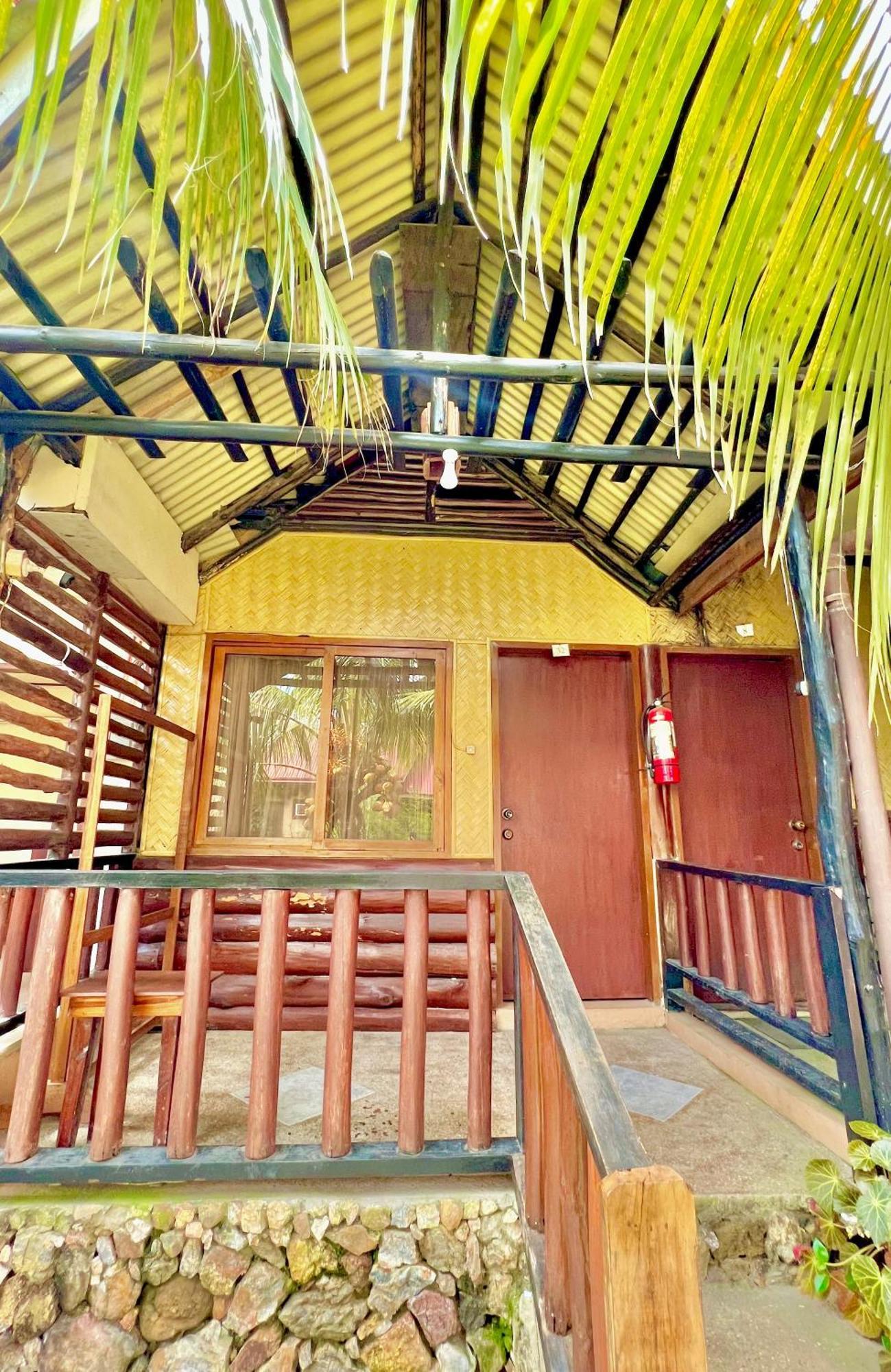 Novie'S Tourist Inn El Nido Exteriör bild