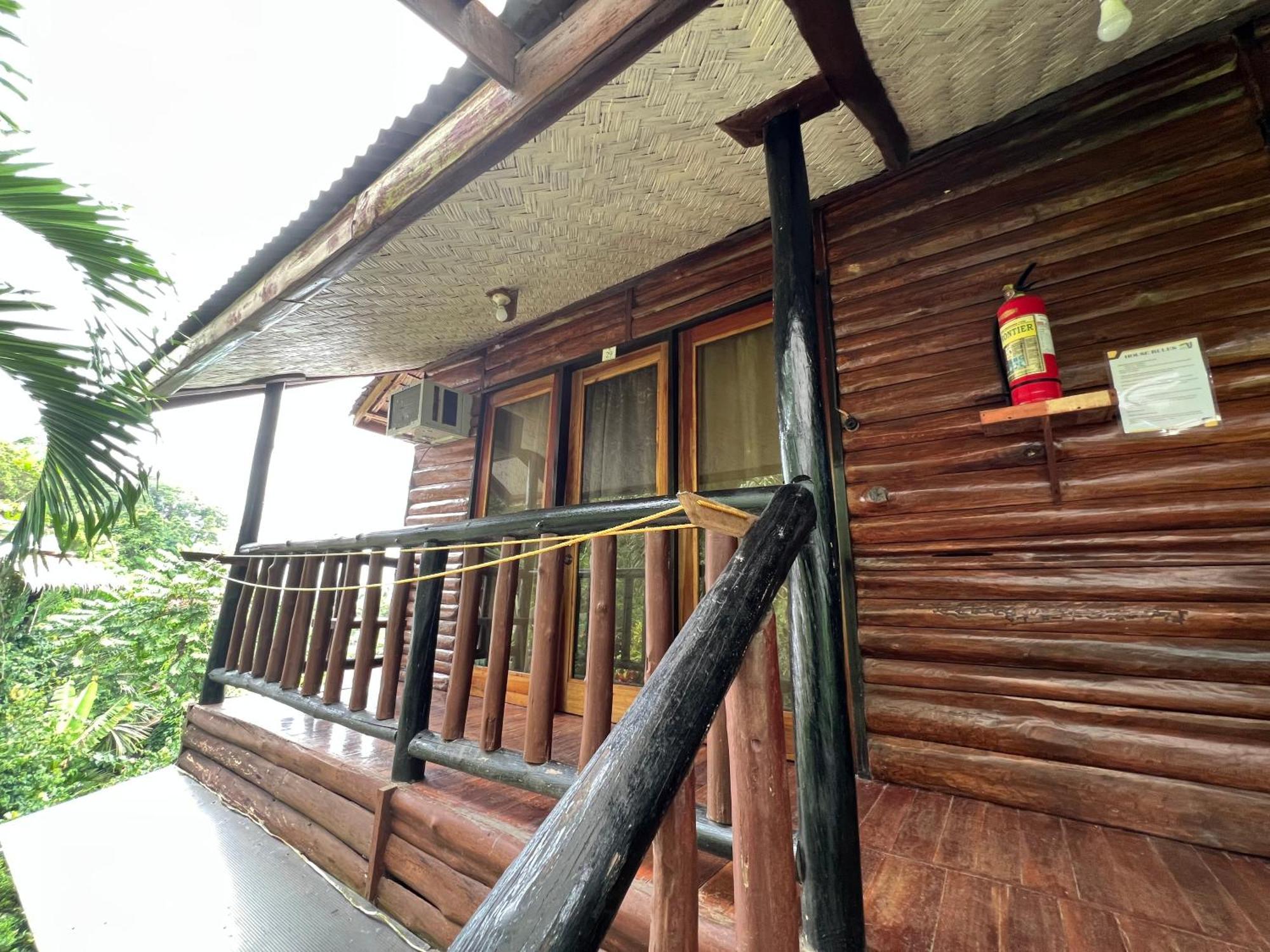 Novie'S Tourist Inn El Nido Exteriör bild