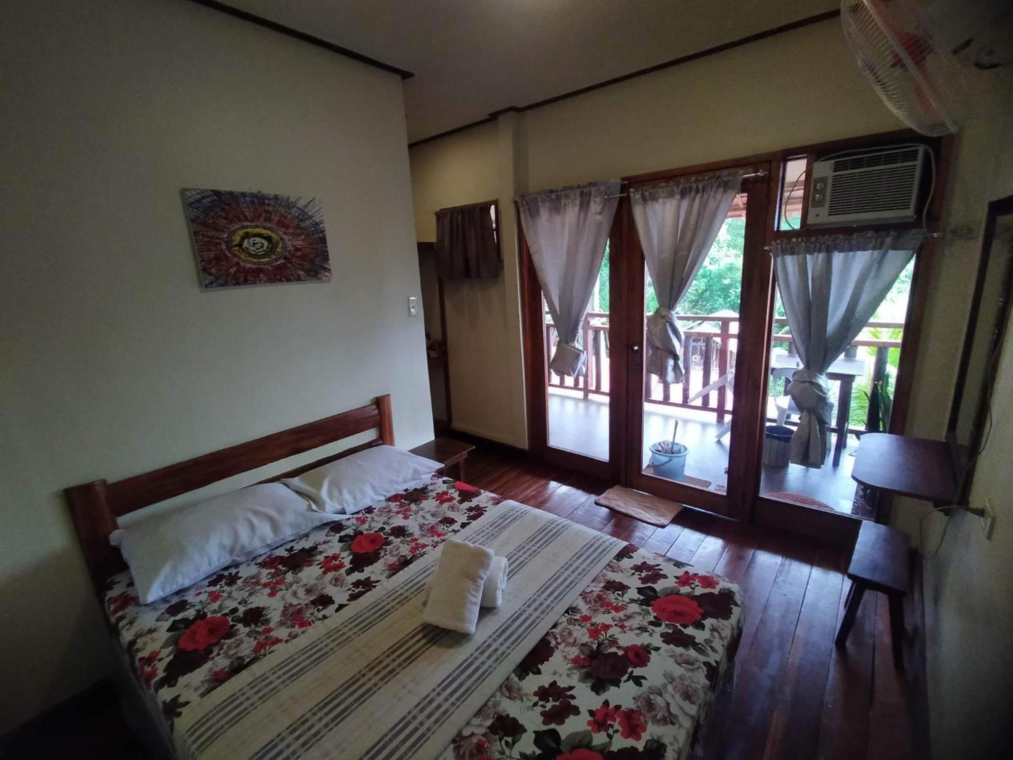 Novie'S Tourist Inn El Nido Exteriör bild