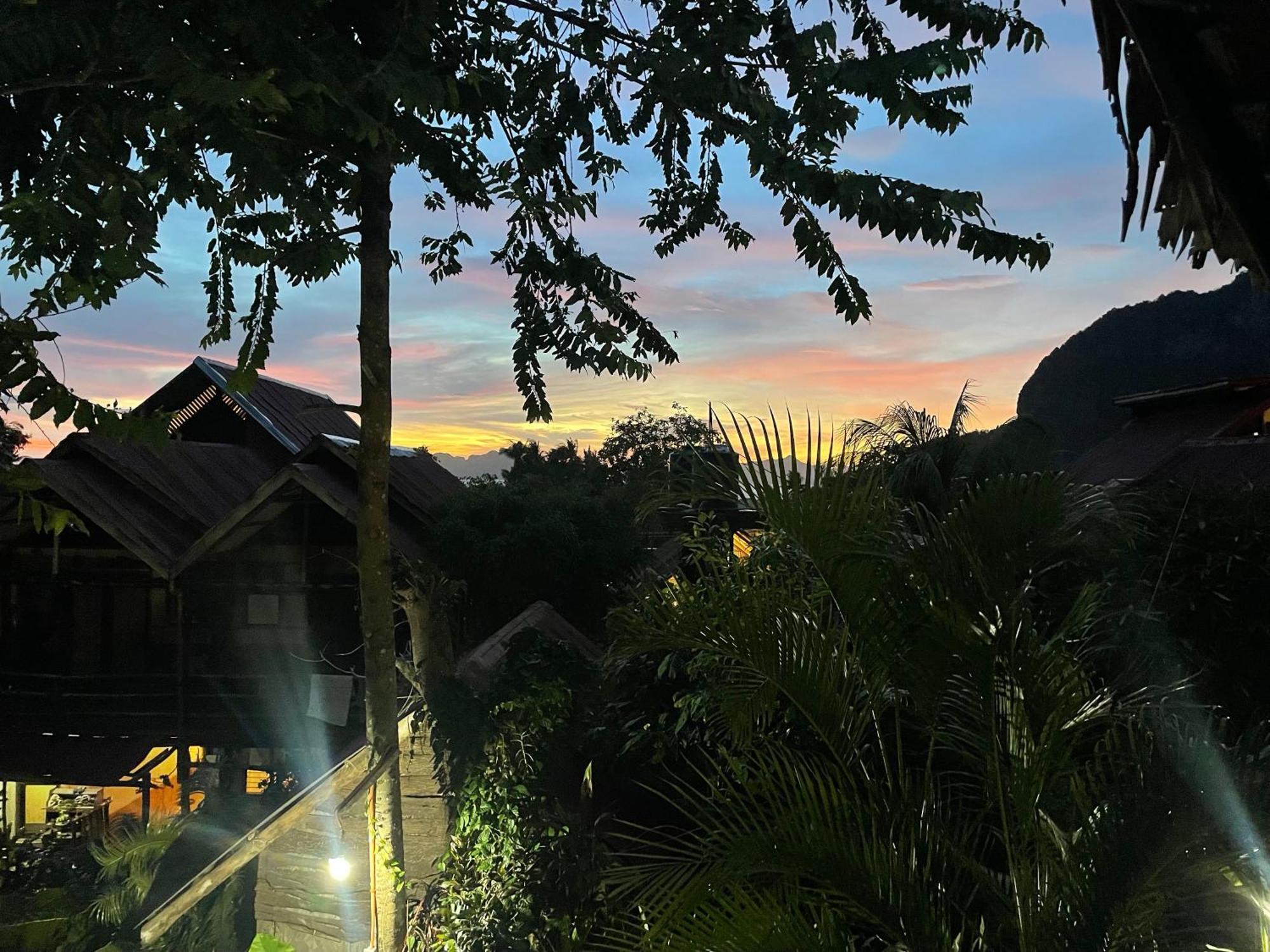 Novie'S Tourist Inn El Nido Exteriör bild